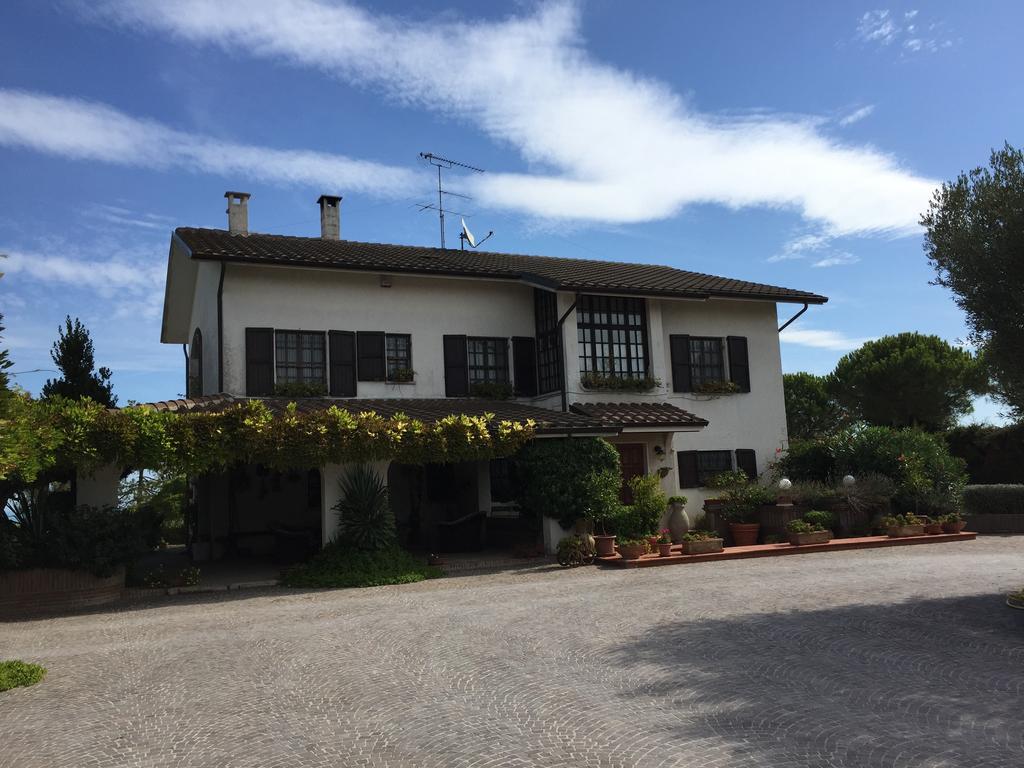 Villa Dolcevita San Costanzo Eksteriør billede