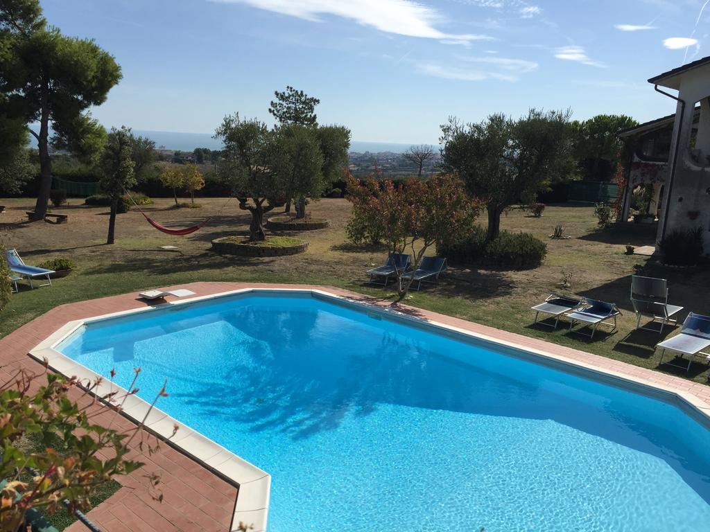 Villa Dolcevita San Costanzo Eksteriør billede