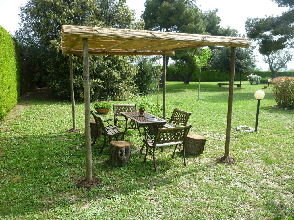 Villa Dolcevita San Costanzo Eksteriør billede